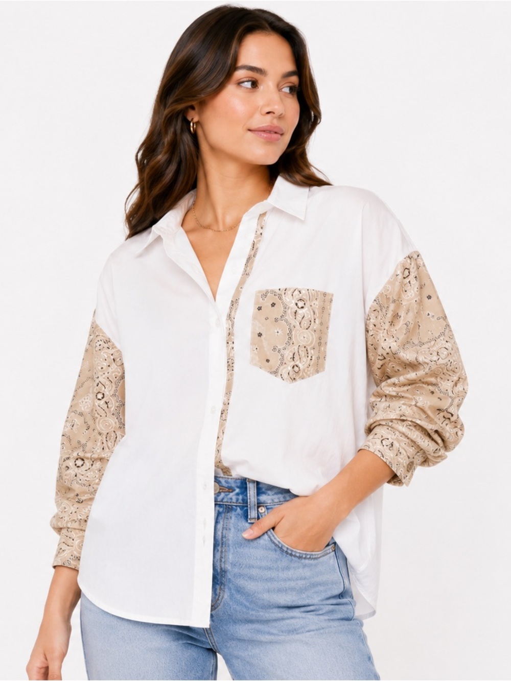 POL Size Medium Relaxed White Button-Down Top with Beige‎ Paisley Accents
